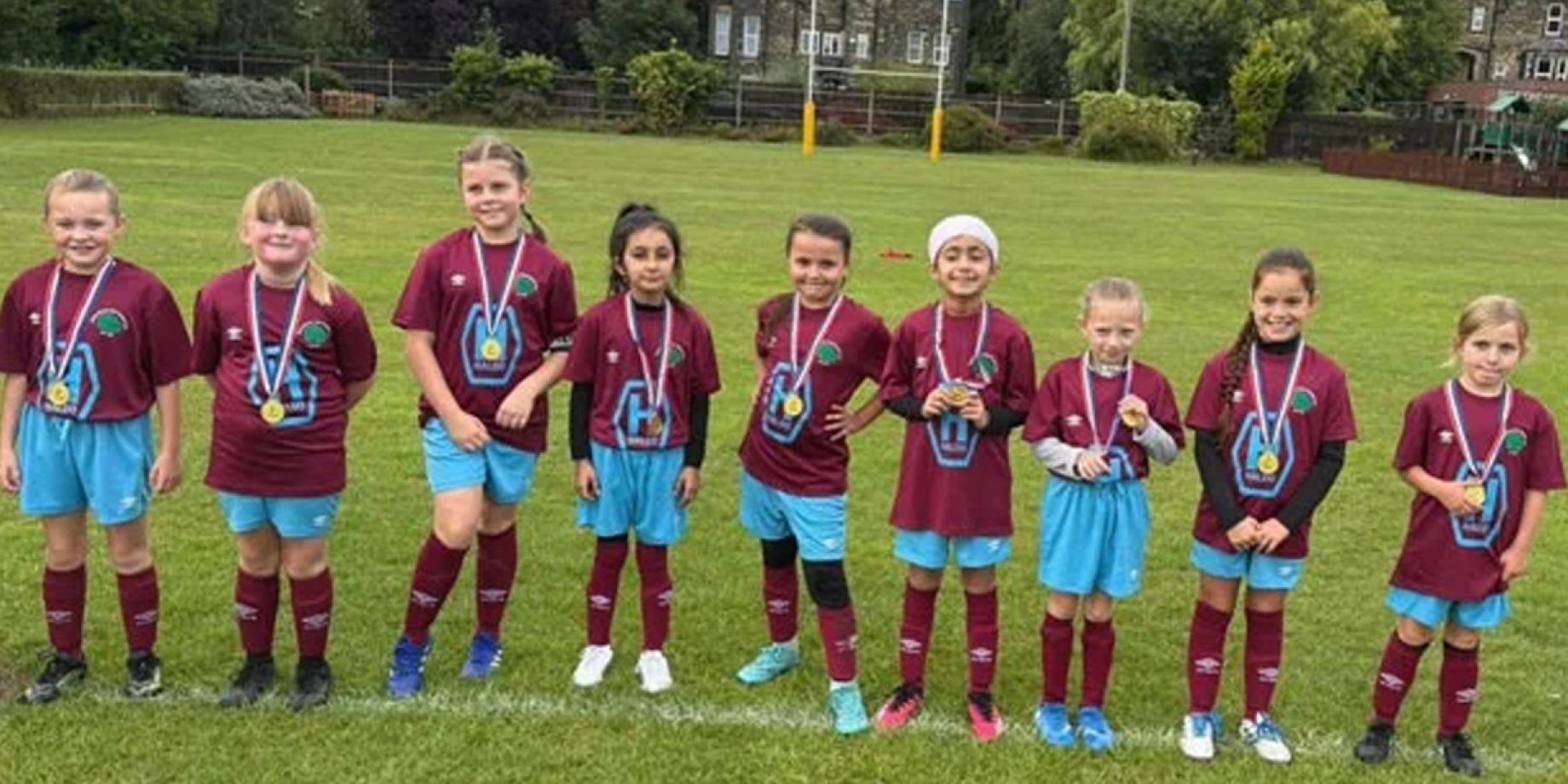 Haldo sponsors Bolton Wood Juniors U9 Girls