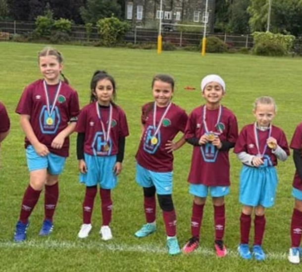Haldo sponsors Bolton Wood Juniors U9 Girls